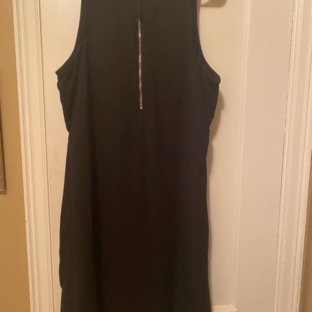 Dress - Picture 2 of 3